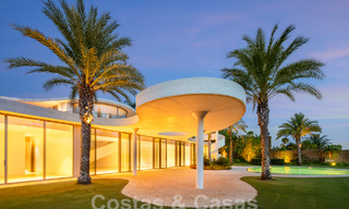 Extravagante designervilla te koop, eerstelijnsgolf in een 5* golfresort aan de Costa del Sol 60195 