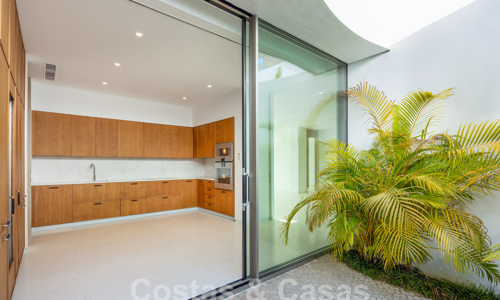 Extravagante designervilla te koop, eerstelijnsgolf in een 5* golfresort aan de Costa del Sol 60204