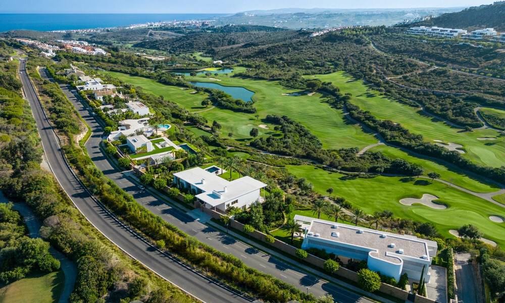 Nieuwe, high-end luxevilla, op de frontlinie van een eersteklas golfbaan aan de Costa del Sol 60223
