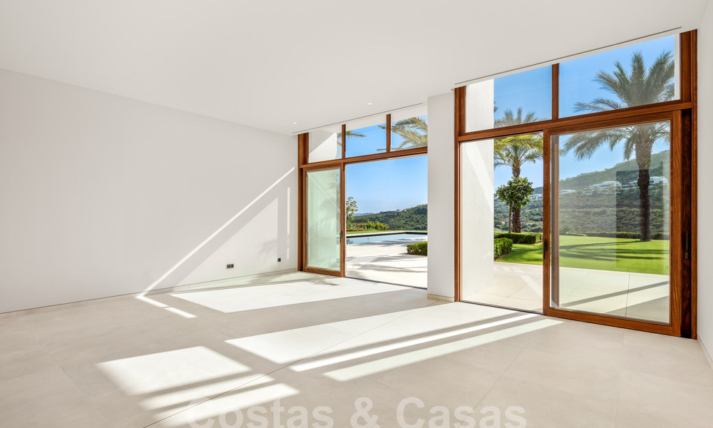 Nieuwe, high-end luxevilla, op de frontlinie van een eersteklas golfbaan aan de Costa del Sol 60224