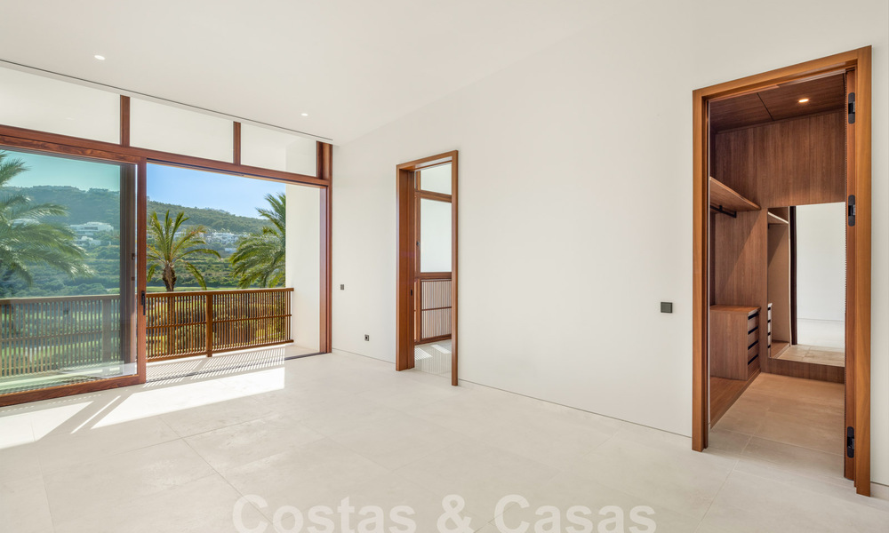 Nieuwe, high-end luxevilla, op de frontlinie van een eersteklas golfbaan aan de Costa del Sol 60234