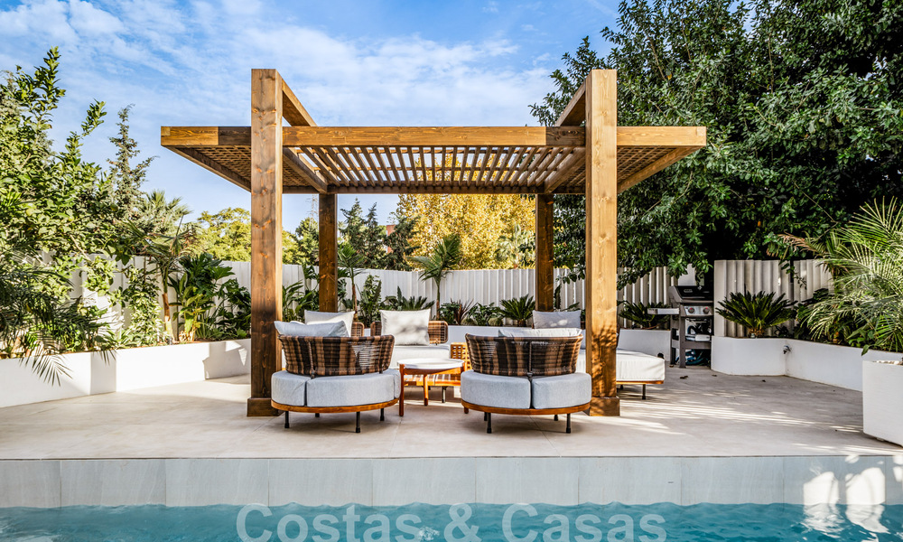 Modern gerenoveerde mediterrane villa met modieus interieurdesign te koop op loopafstand van Puerto Banus, Marbella 60724