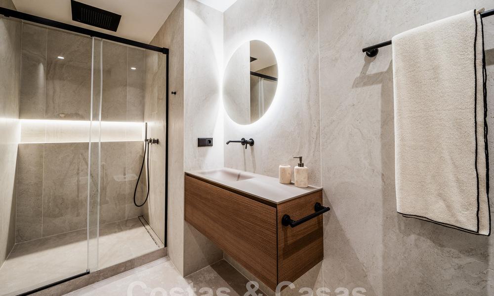 Modern gerenoveerde mediterrane villa met modieus interieurdesign te koop op loopafstand van Puerto Banus, Marbella 60732