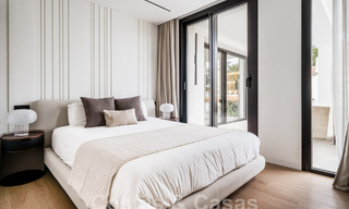 Modern gerenoveerde mediterrane villa met modieus interieurdesign te koop op loopafstand van Puerto Banus, Marbella 60735 