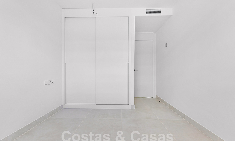 Modern penthouse met zeezicht en privézwembad te koop i/e innovatief lifestyle-complex in Benalmadena, Costa del Sol 60909