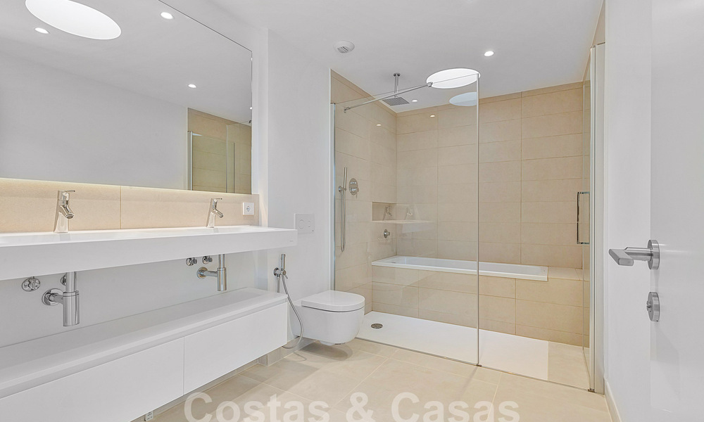 Modern penthouse met zeezicht en privézwembad te koop i/e innovatief lifestyle-complex in Benalmadena, Costa del Sol 60911