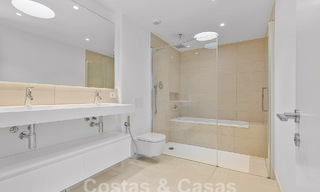 Modern penthouse met zeezicht en privézwembad te koop i/e innovatief lifestyle-complex in Benalmadena, Costa del Sol 60911 