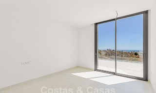 Modern penthouse met zeezicht en privézwembad te koop i/e innovatief lifestyle-complex in Benalmadena, Costa del Sol 60912 