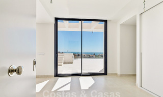 Modern penthouse met zeezicht en privézwembad te koop i/e innovatief lifestyle-complex in Benalmadena, Costa del Sol 60915 