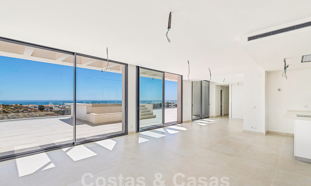 Modern penthouse met zeezicht en privézwembad te koop i/e innovatief lifestyle-complex in Benalmadena, Costa del Sol 60930