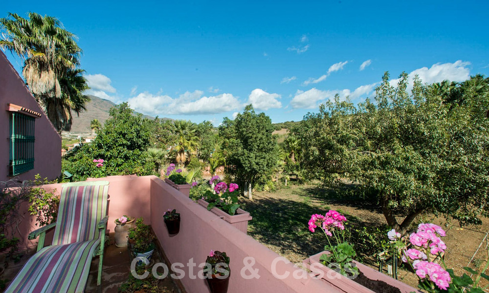 Finca met paardenstallen te koop op korte afstand van Estepona centrum, Costa del Sol 61050