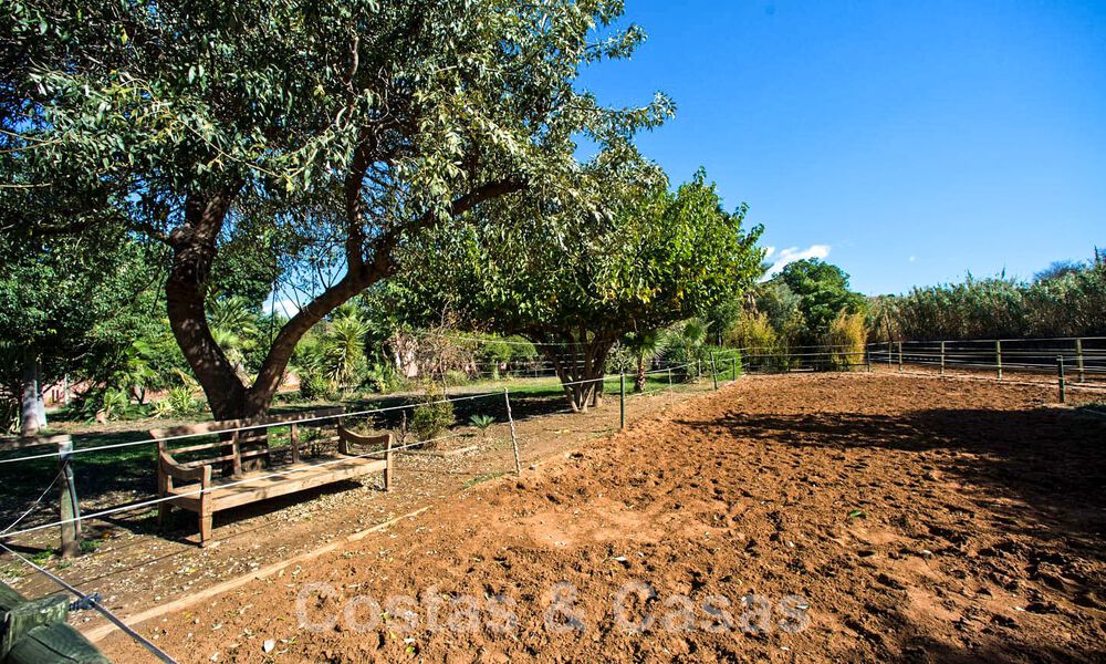 Finca met paardenstallen te koop op korte afstand van Estepona centrum, Costa del Sol 61067