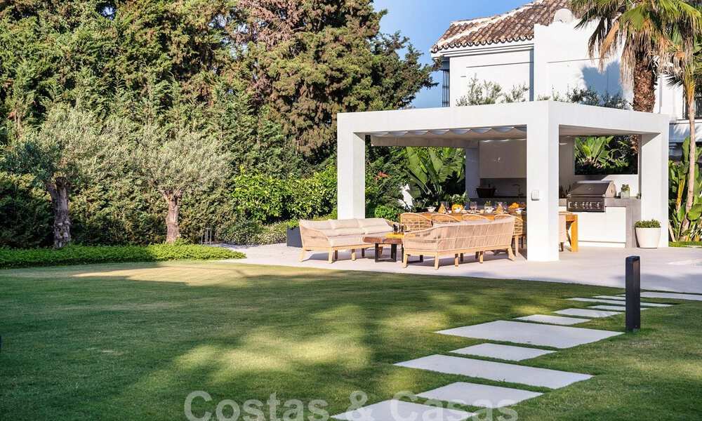 Luxevilla met modern-Mediterraan ontwerp te koop in een populaire golfomgeving in Nueva Andalucia, Marbella 61695