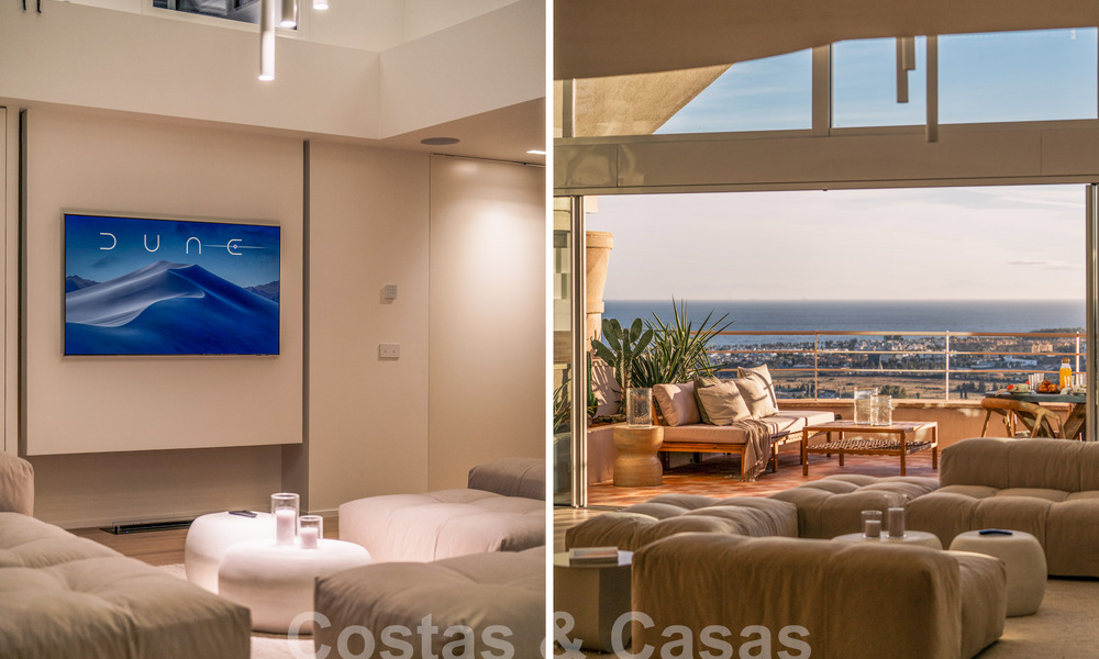 Indrukwekkend gerenoveerd penthouse te koop met panoramisch golf- en zeezicht in het hartje van Nueva Andalucia, Marbella 61796