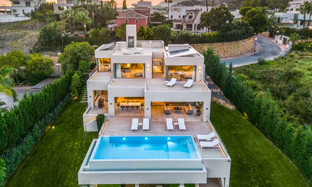Geavanceerde luxevilla met modern design te koop op loopafstand van de golfbaan in Nueva Andalucia, Marbella 61345