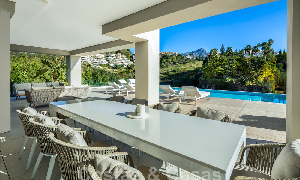 Geavanceerde luxevilla met modern design te koop op loopafstand van de golfbaan in Nueva Andalucia, Marbella 61347