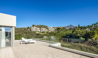 Geavanceerde luxevilla met modern design te koop op loopafstand van de golfbaan in Nueva Andalucia, Marbella 61357 