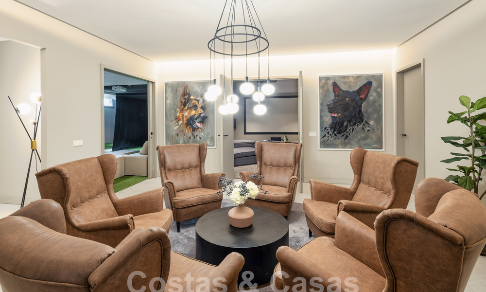 Geavanceerde luxevilla met modern design te koop op loopafstand van de golfbaan in Nueva Andalucia, Marbella 61362