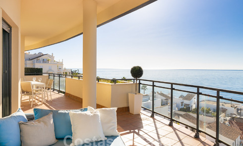 Beachside Penthouse met 3 slaapkamers en panoramisch zeezicht te koop op de New Golden Mile tussen Marbella en Estepona 61375