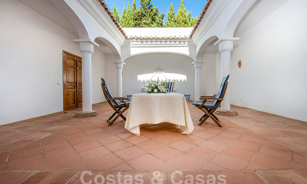 Mediterrane luxevilla te koop op een steenworp van het strand en voorzieningen in Guadalmina Baja, Marbella 61861