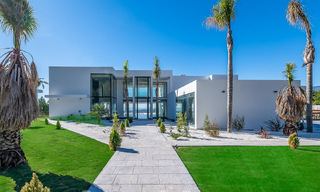 Nieuwe, moderne, luxevilla te koop met panoramisch zeezicht in het exclusieve Marbella Club Golf Resort in Benahavis - Marbella 61974 