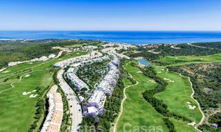 Nieuwbouwproject van appartementen te koop grenzend aan de golfbaan met zeezicht nabij Sotogrande, Costa del Sol 62033 