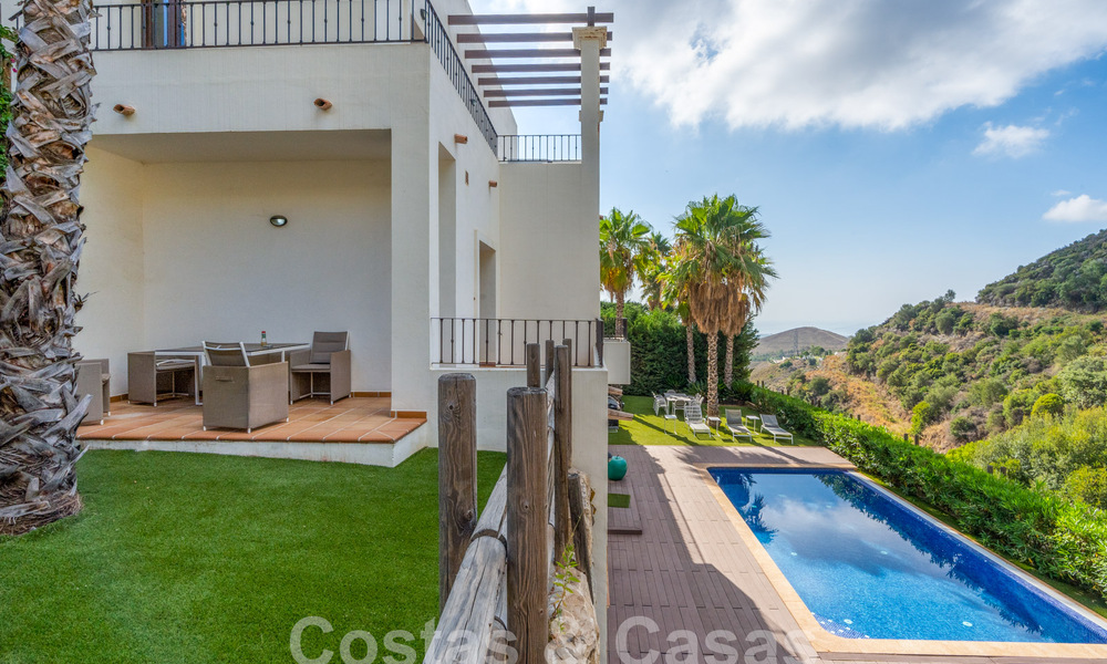 Ruime, vrijstaande villa te koop in een exclusieve, gated community in Benahavis - Marbella 62120