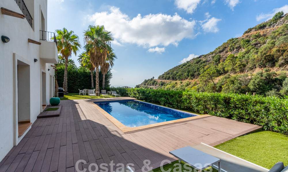 Ruime, vrijstaande villa te koop in een exclusieve, gated community in Benahavis - Marbella 62164