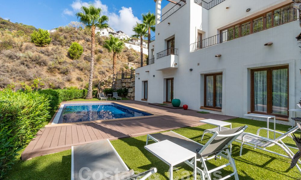 Ruime, vrijstaande villa te koop in een exclusieve, gated community in Benahavis - Marbella 62170