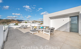 Instapklaar! Modern, luxueus penthouse te koop direct aan de golfbaan, met zee- en golfzicht, Oost-Marbella 62259 