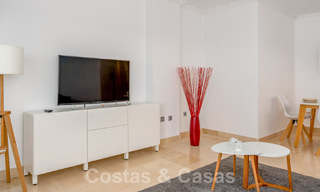 Ruim, modern appartement te koop met panoramisch golf- en zeezicht in een vijfsterren golfresort in Benahavis - Marbella 62329 
