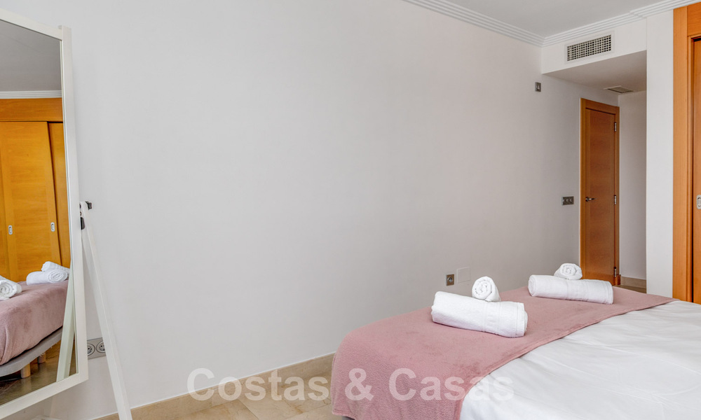 Ruim, modern appartement te koop met panoramisch golf- en zeezicht in een vijfsterren golfresort in Benahavis - Marbella 62334