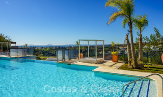 Ruim, modern appartement te koop met panoramisch golf- en zeezicht in een vijfsterren golfresort in Benahavis - Marbella 62340 