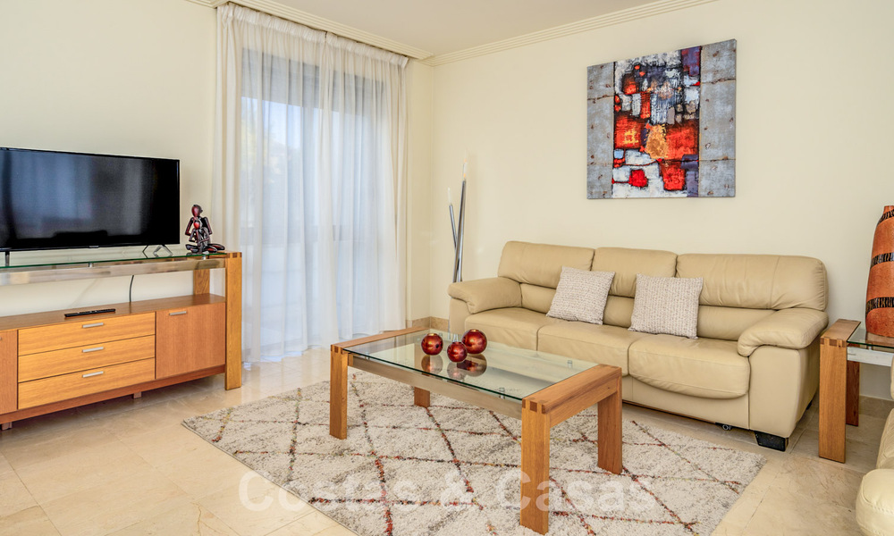 Instapklaar, modern appartement te koop met weids uitzicht o/d golf e/d zee i/e golfresort in Benahavis - Marbella 62353