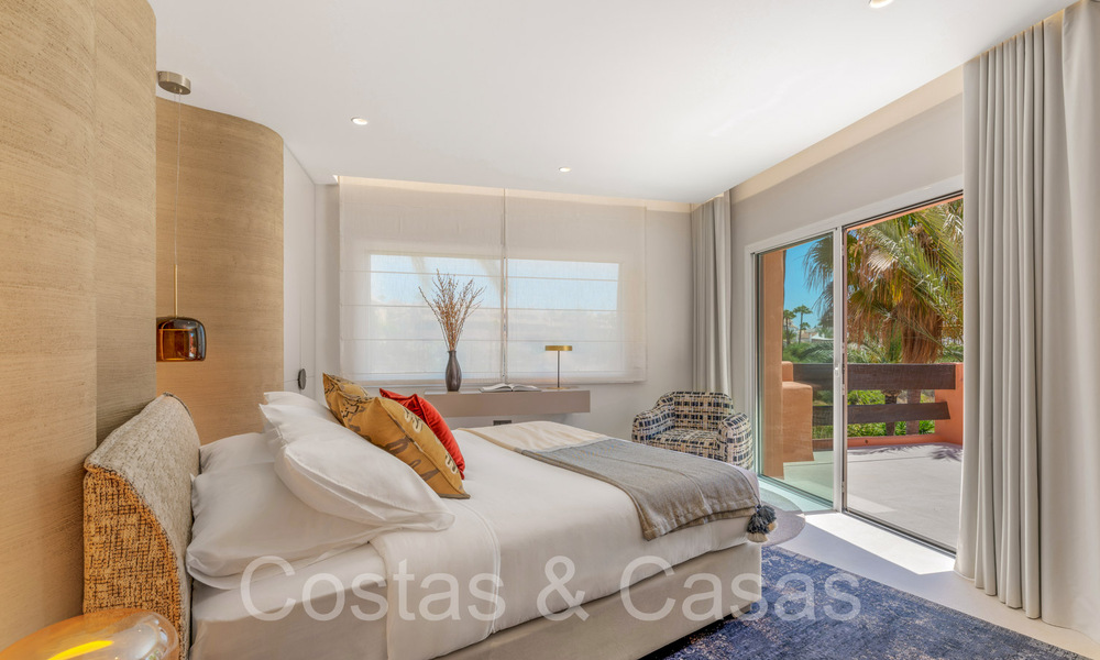 Kwalitatief gerenoveerd, immens penthouse te koop in een eerstelijnsstrand complex ten oosten van Marbella centrum 70663