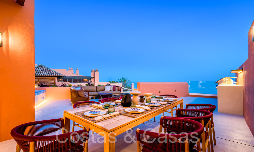 Kwalitatief gerenoveerd, immens penthouse te koop in een eerstelijnsstrand complex ten oosten van Marbella centrum 70667