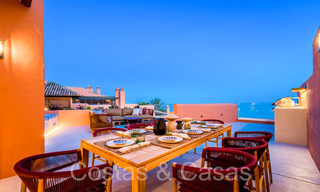 Kwalitatief gerenoveerd, immens penthouse te koop in een eerstelijnsstrand complex ten oosten van Marbella centrum 70667 