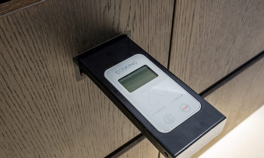 Kwalitatief gerenoveerd, immens penthouse te koop in een eerstelijnsstrand complex ten oosten van Marbella centrum 70669