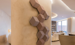 Kwalitatief gerenoveerd, immens penthouse te koop in een eerstelijnsstrand complex ten oosten van Marbella centrum 70677 