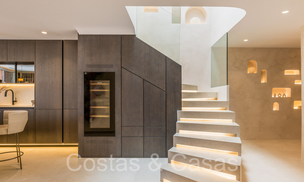 Kwalitatief gerenoveerd, immens penthouse te koop in een eerstelijnsstrand complex ten oosten van Marbella centrum 70680