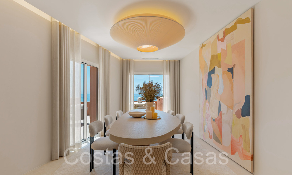 Kwalitatief gerenoveerd, immens penthouse te koop in een eerstelijnsstrand complex ten oosten van Marbella centrum 70687