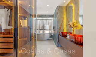 Kwalitatief gerenoveerd, immens penthouse te koop in een eerstelijnsstrand complex ten oosten van Marbella centrum 70693 