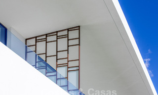 Instapklare luxevilla’s te koop in een nieuw innovatief complex bestaande uit 12 geavanceerde villa’s met zeezicht, op de Golden Mile van Marbella 62658 