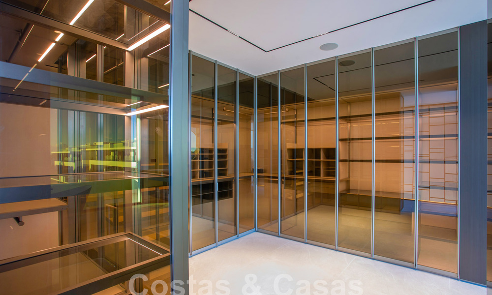 Instapklare luxevilla’s te koop in een nieuw innovatief complex bestaande uit 12 geavanceerde villa’s met zeezicht, op de Golden Mile van Marbella 62697