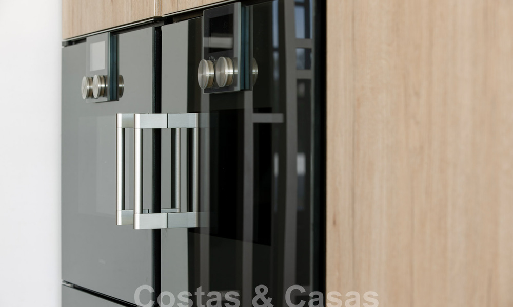 Instapklare luxevilla’s te koop in een nieuw innovatief complex bestaande uit 12 geavanceerde villa’s met zeezicht, op de Golden Mile van Marbella 62721