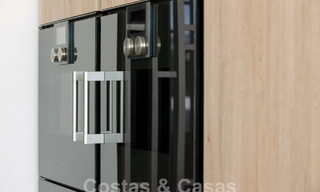 Instapklare luxevilla’s te koop in een nieuw innovatief complex bestaande uit 12 geavanceerde villa’s met zeezicht, op de Golden Mile van Marbella 62721 