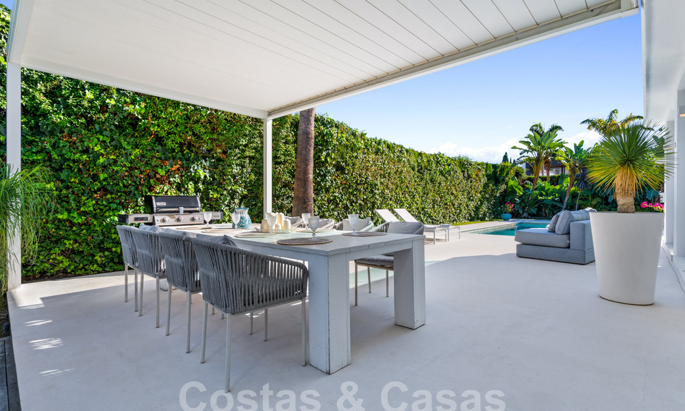 Moderne luxevilla te koop met hedendaags Mediterrane bouwstijl gelegen in Nueva Andalucia’s golfvallei, Marbella 63000