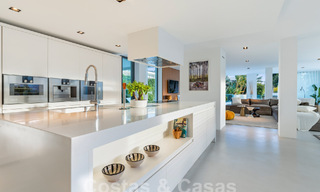 Moderne luxevilla te koop met hedendaags Mediterrane bouwstijl gelegen in Nueva Andalucia’s golfvallei, Marbella 63013 
