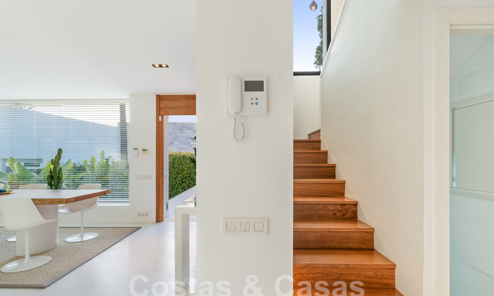 Moderne luxevilla te koop met hedendaags Mediterrane bouwstijl gelegen in Nueva Andalucia’s golfvallei, Marbella 63014