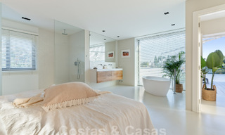 Moderne luxevilla te koop met hedendaags Mediterrane bouwstijl gelegen in Nueva Andalucia’s golfvallei, Marbella 63017 